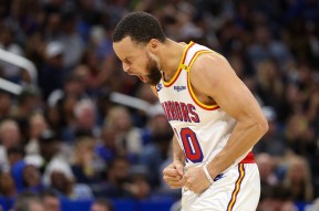 亚博体育官网-库里在巴黎圣日耳曼比赛中重要助攻，败北引发热议！全场沸腾不已的简单介绍-亚博体育官网